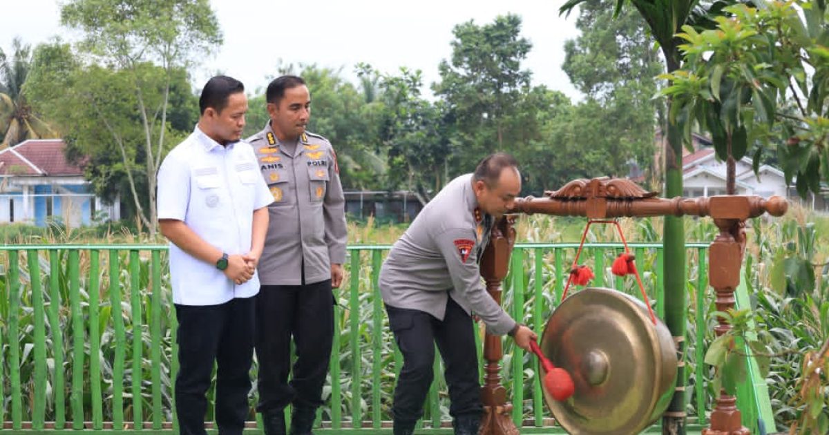 Kapolda Riau Irjen Pol Herry Heryawan secara resmi meluncurkan program “Tabung Harmoni Hijau Polda Riau” (photo/ist)