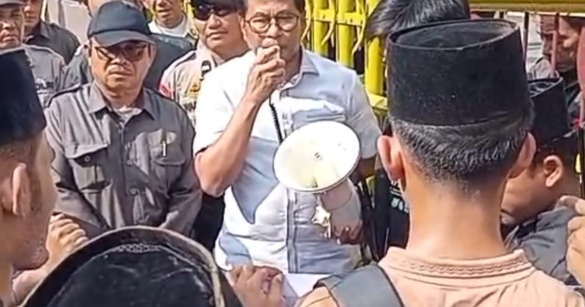 Tuduhan nepotisme pun tak terbukti. Itulah yang terlihat dari aksi yang dilakukan belasan orang mengatasnamakan mahasiswa ke kantor PT. Bumi Siak Pusako (BSP),(photo/ist)