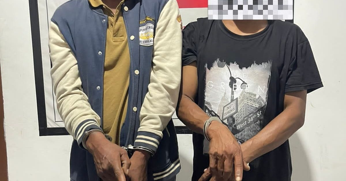 Dua orang pria yang diduga sebagai pengedar narkotika jenis sabu (photo/ist)