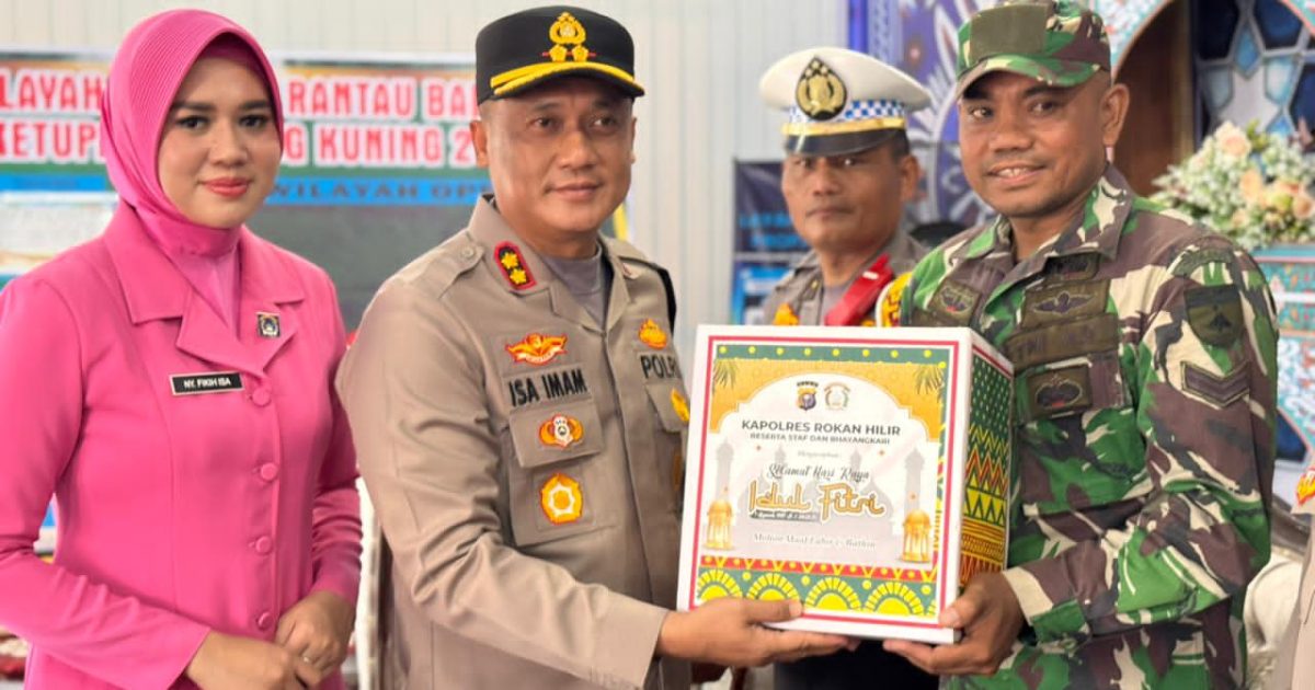 Kapolres Rokan Hilir AKBP Isa Imam Syahroni, S.I.K., M.H., bersama Ketua Bhayangkari Cabang Rokan Hilir melaksanakan peninjauan ke sejumlah Pos Pengamanan (Pospam) dan Pos Terpadu (Pospadu) Ops Ketupat Lancang Kuning (photo/ist)