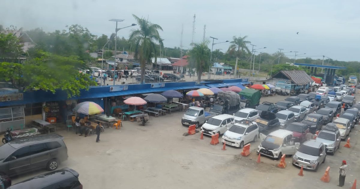perintah pengosongan bangunan bedeng di kawasan Pelabuhan Penyeberangan Mengkapan memicu kontroversi (photo/ist)